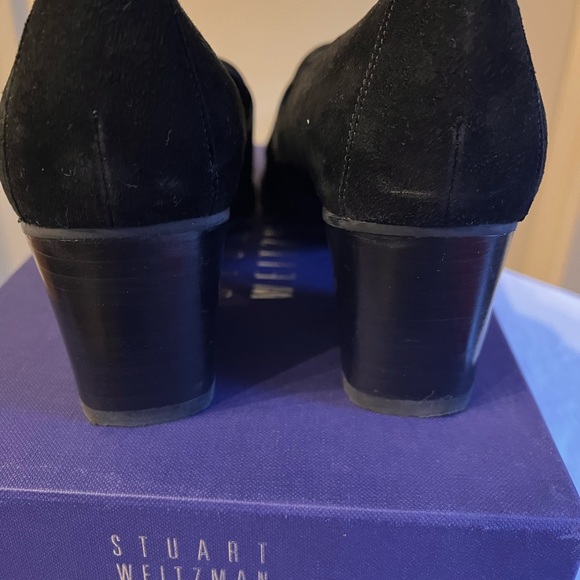 Stuart Weitzman black suede low heel shoes. Size 37. For narrow feet. Pre-loved. - Picture 5 of 7
